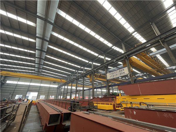 探索包厢龙门吊与花架龙门吊的应用与特点